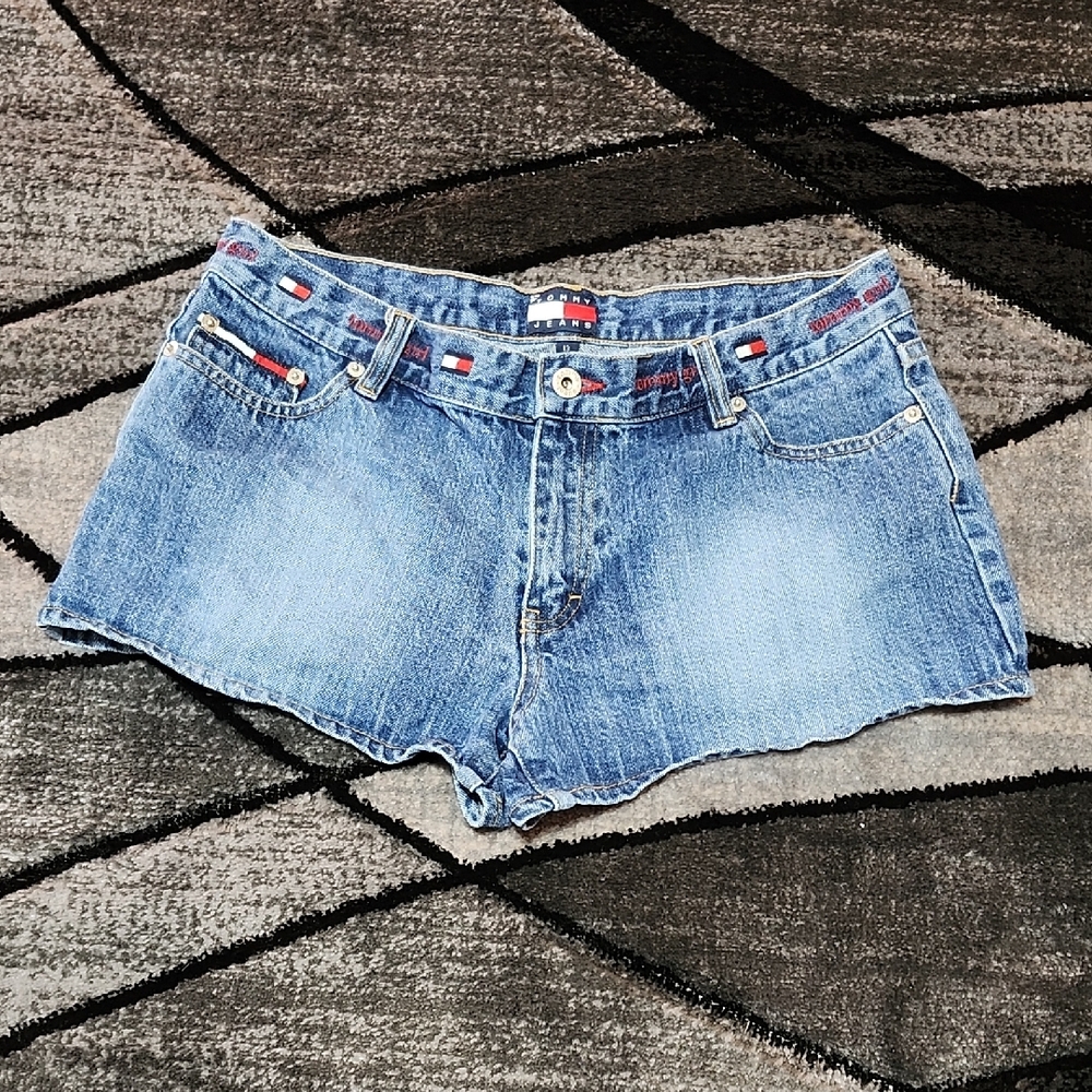 VINTAGE TOMMY HILFIGER ICONIC EMBROIDERED DENIM JEAN SHORTS SIZE 13